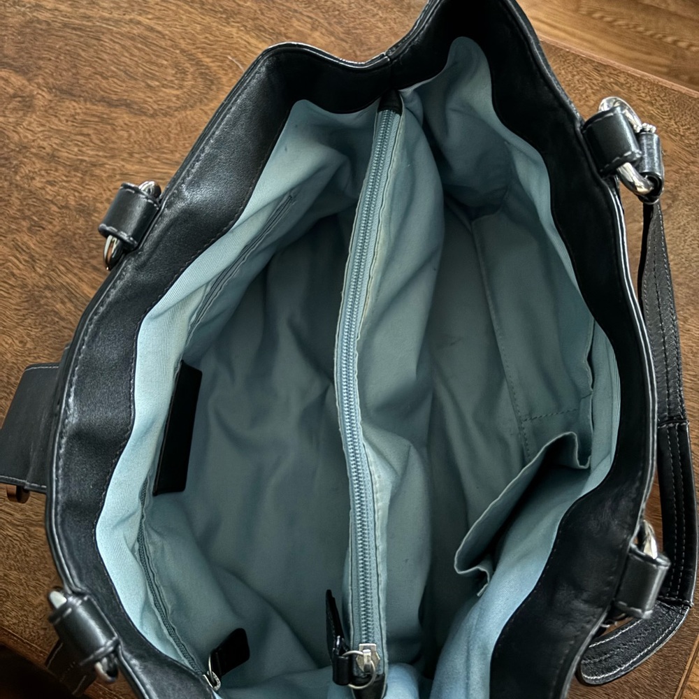 Coach Y2K Soho east West Black Leather Shoulder Bag featuring silver hardware - Picture 9 of 9